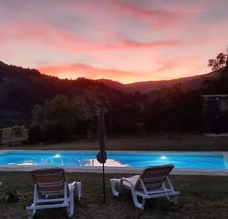 Casa De Carrapatelo ゲストハウス